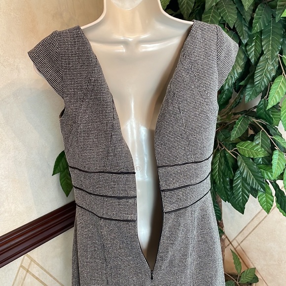 WHBM CAP SLEEVE HOUNDSTOOTH DRESS - Picture 7 of 11